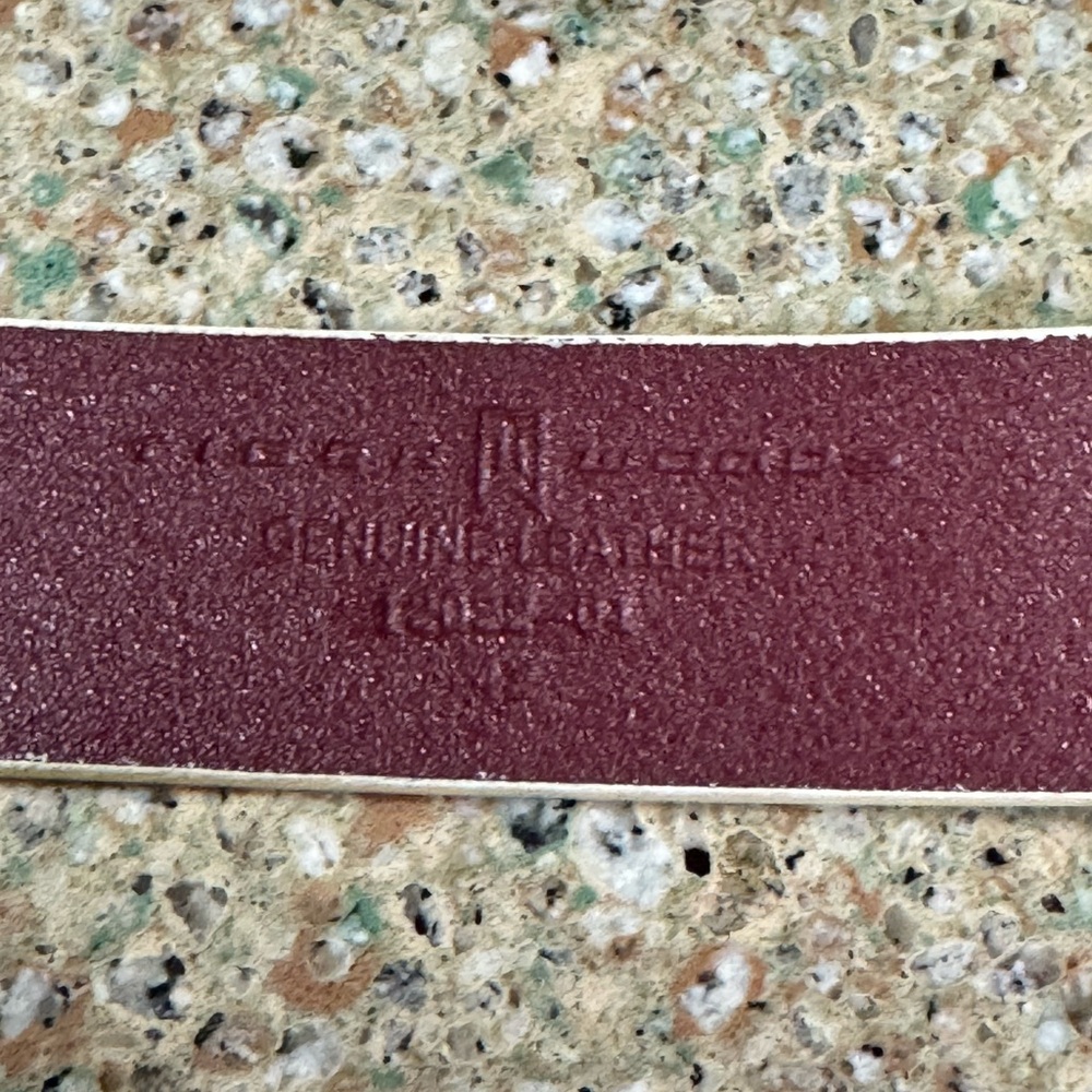 Tiger Woods White Leather Belt Size 42 - Picture 3 of 9